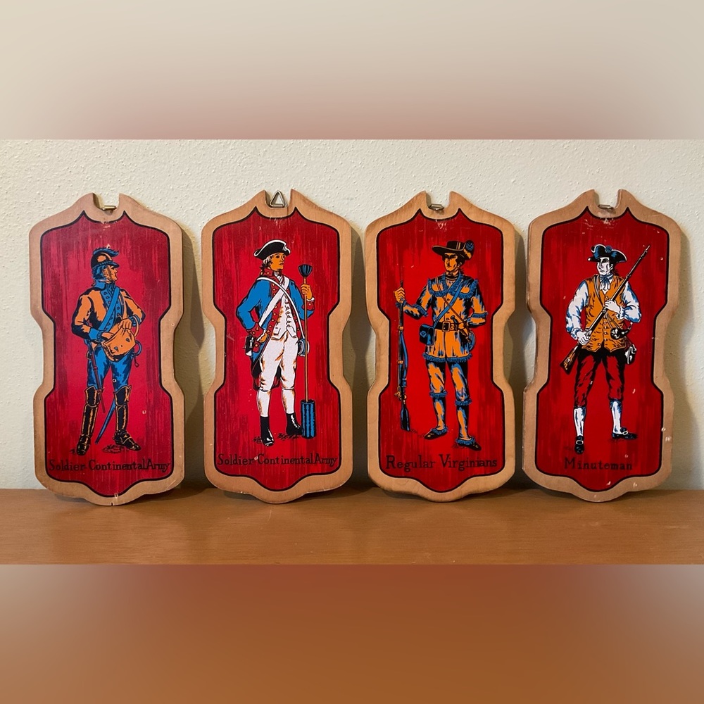 Vintage MCM Colonial Soldiers Wall Plaques